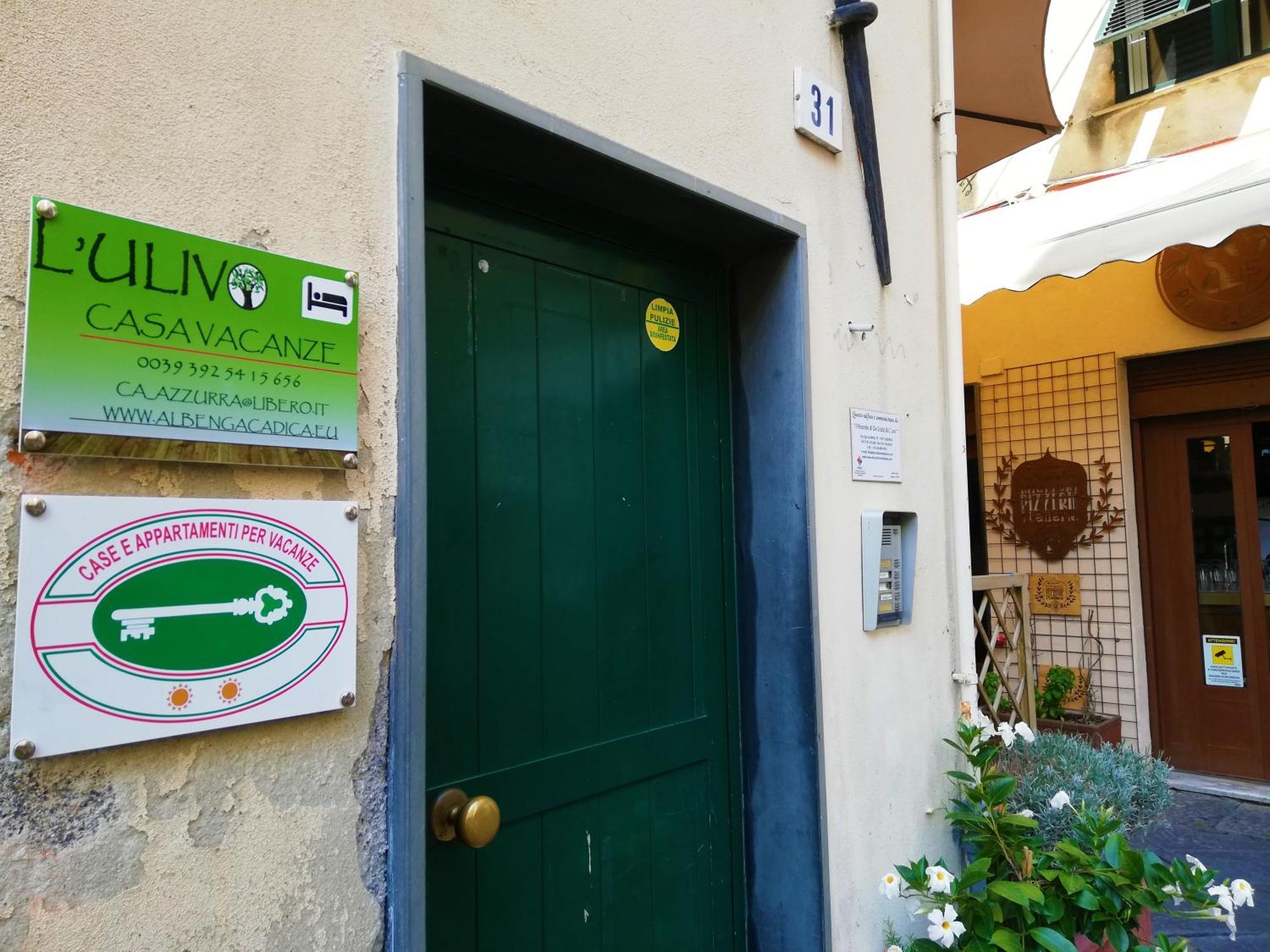 Casa Vacanza L'Ulivo Албенга Екстериор снимка